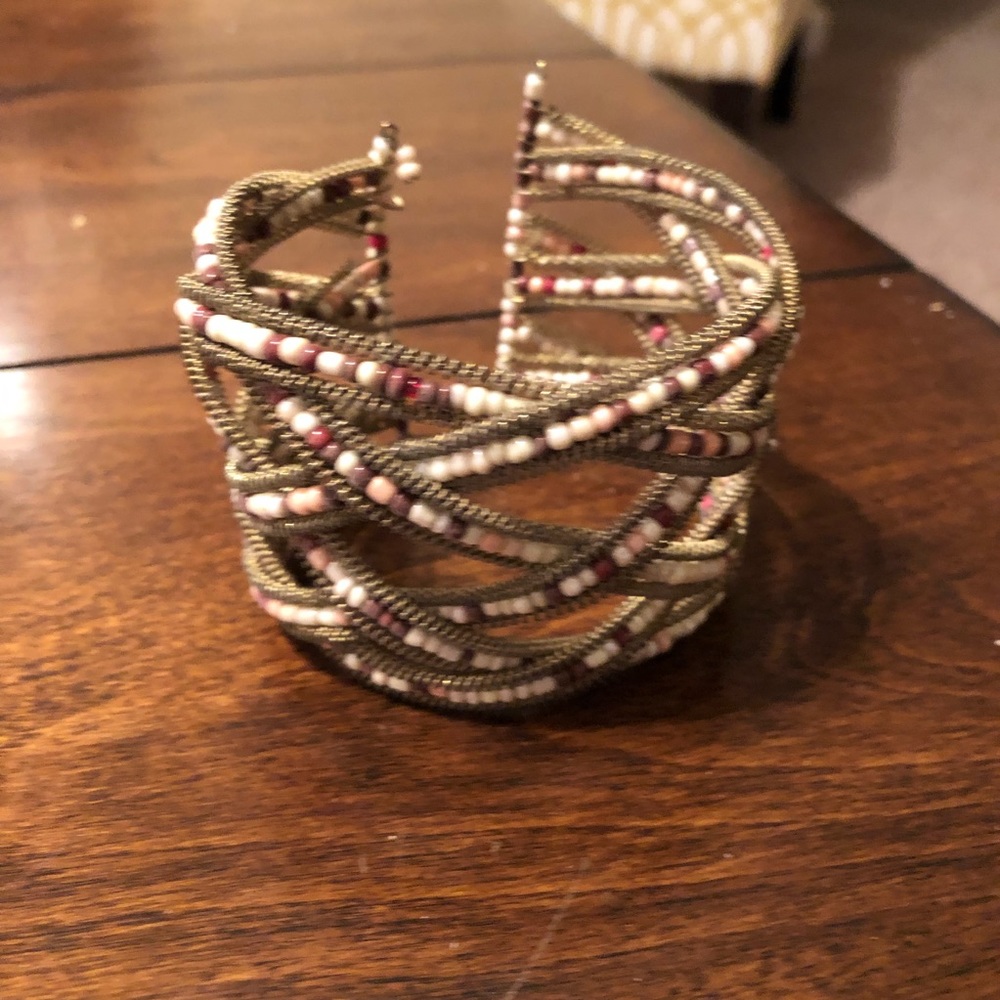 Beaded adjustable bracelet